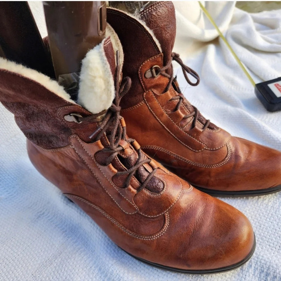 Gabor Laced shearling " Granny" Boots 8.5 - Picture 12 of 15